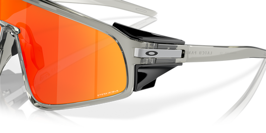 OAKLEY Latch™ Panel Grey Ink  Prizm Ruby